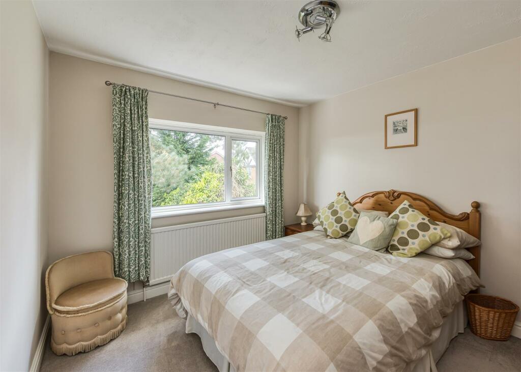 3 Greenhill Court-bed2.jpg