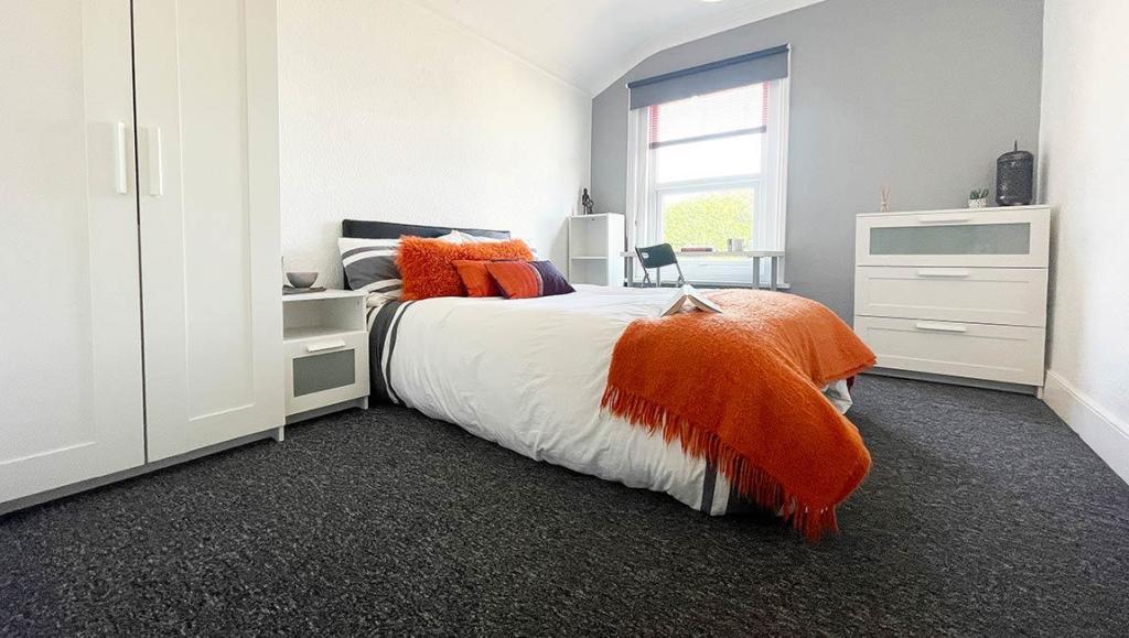 6-bed-student-house-britannia-road-north-3-portsmo