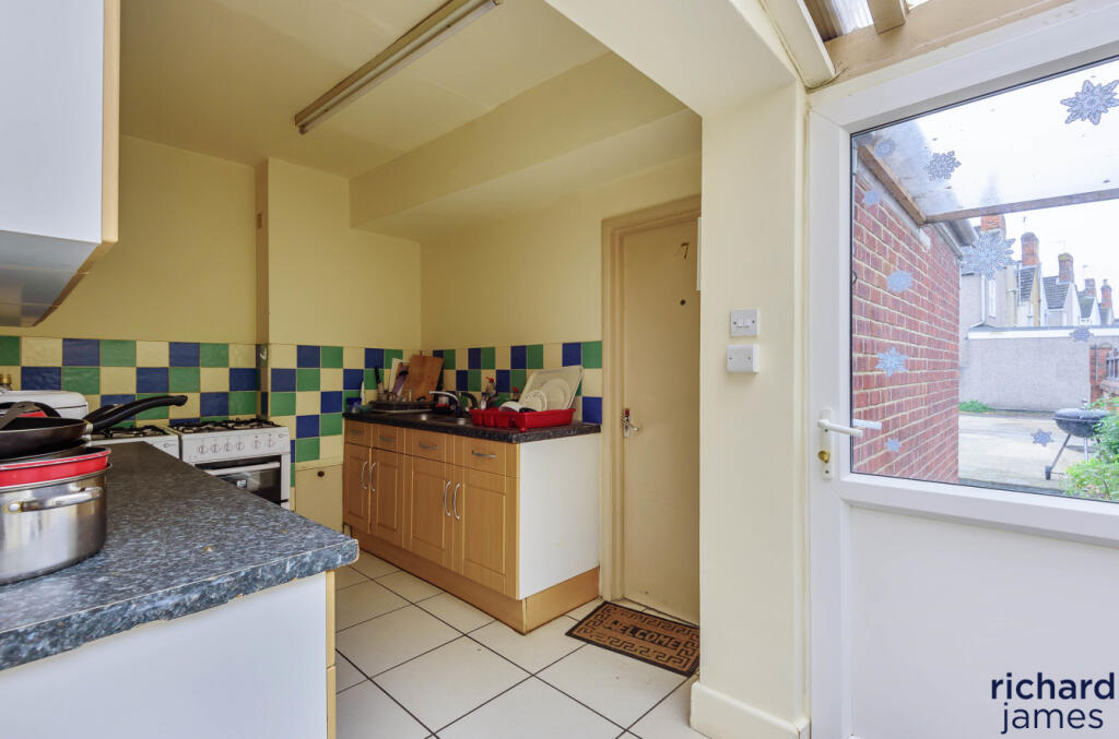 8b9567b8-f26b-4dc...