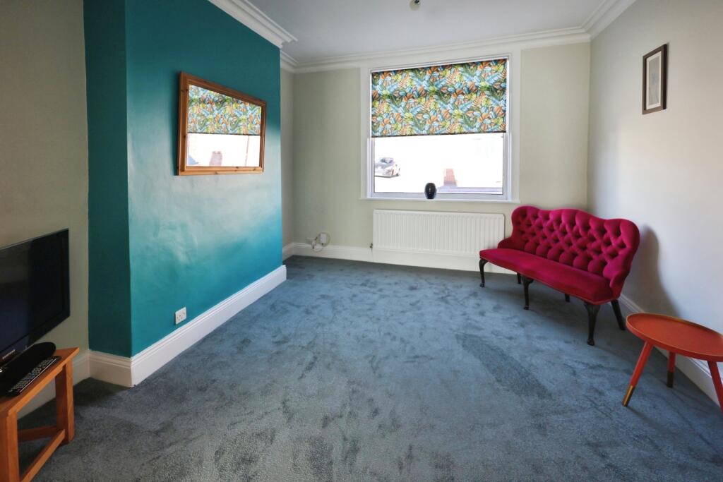 pbox-living_room-323631.JPG