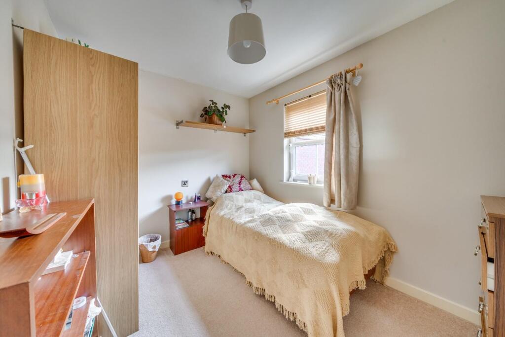 7 - bed 2.jpg