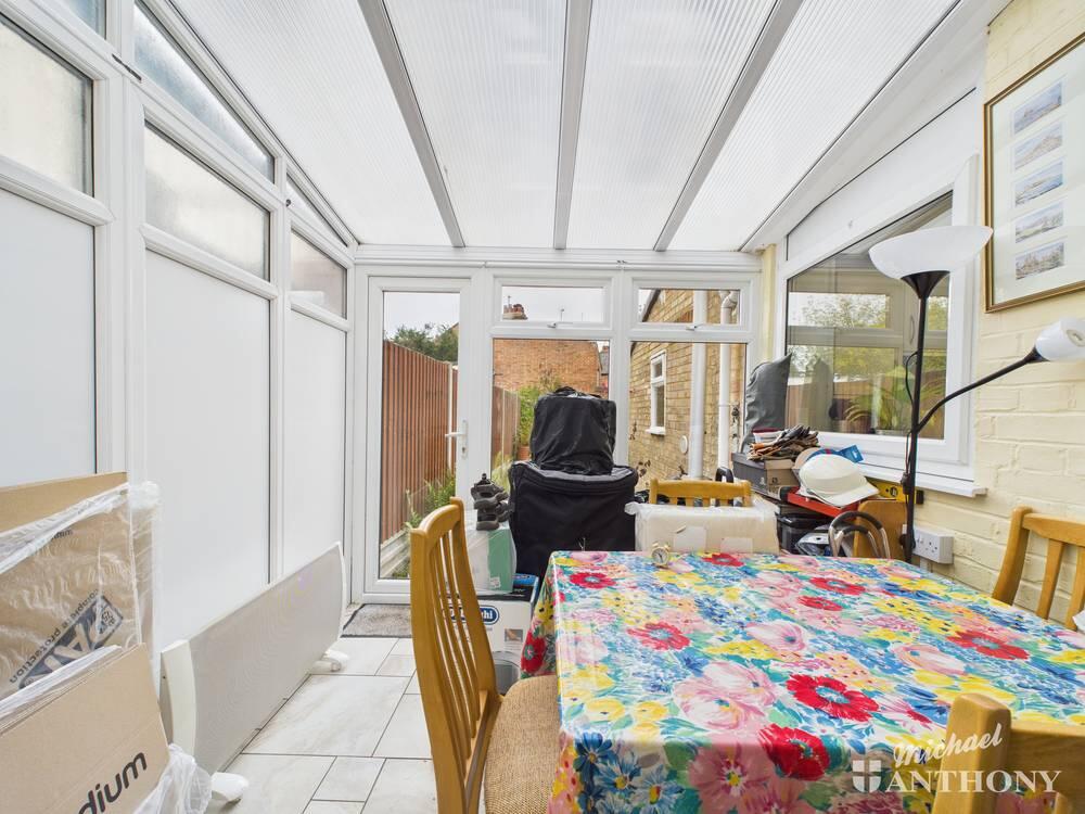 CAM02773G0-PR0361-STILL008-thumbnail-h750-70