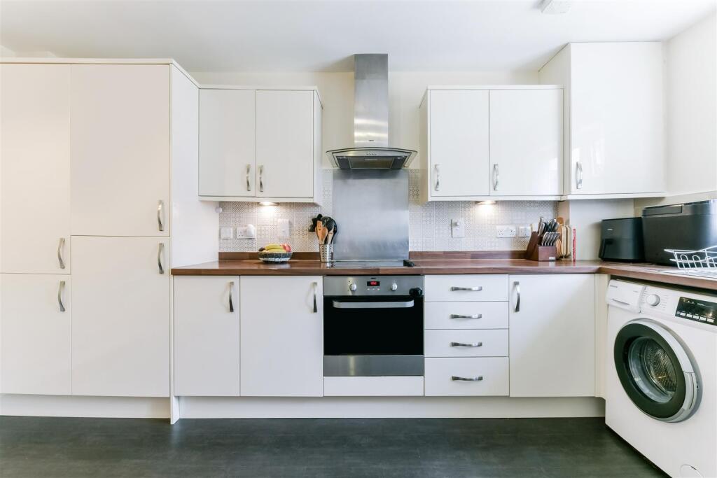 FIELDOAKS WAY (1).jpg