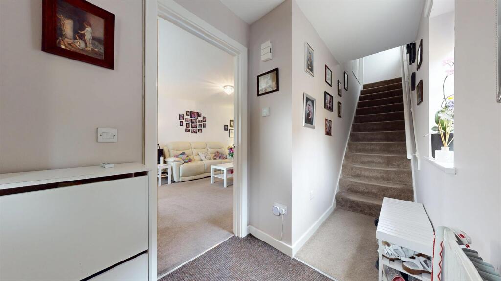 Victoria Avenue Hallway