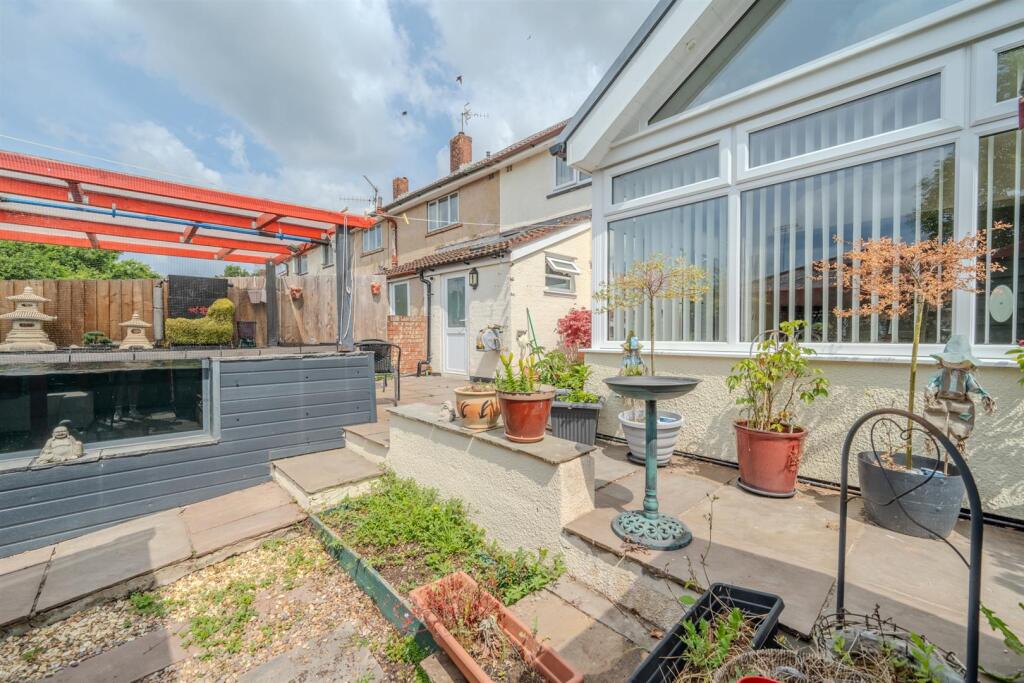92 Court Farm Road-30.jpg