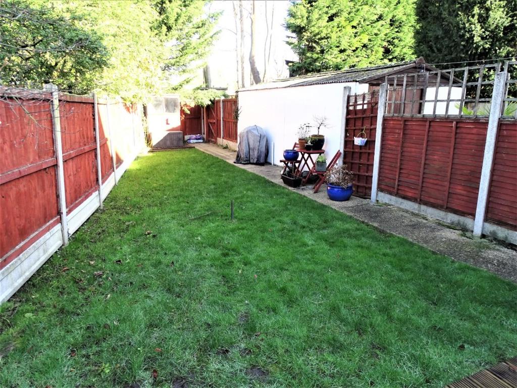 LONG REAR UNOVERLOOKED GARDEN