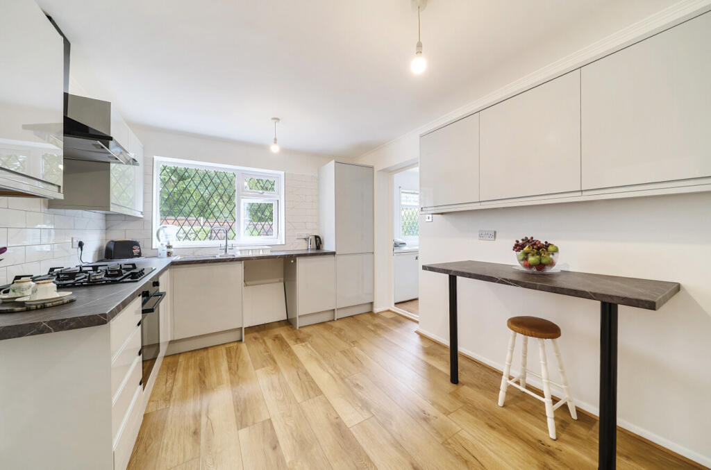 1339578-4-6895dde...