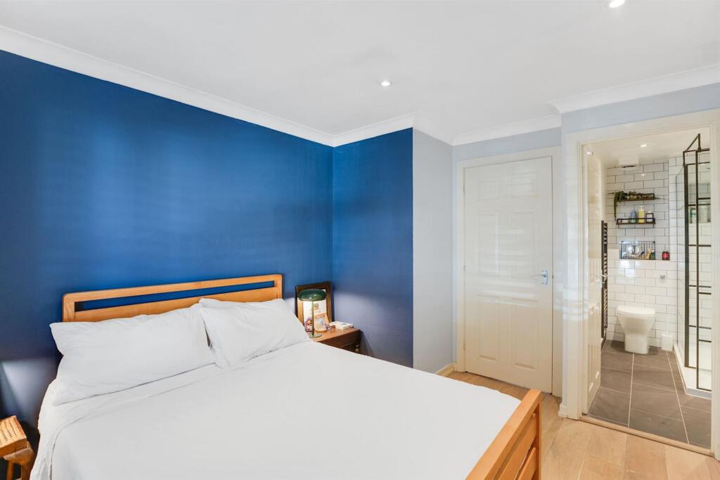 08-e7db83508-HMF-JJ-Southgate Rd-8 (1)-medium.jpg