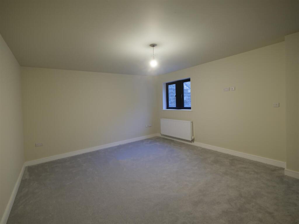 FAMILY ROOM/BEDROOM 5