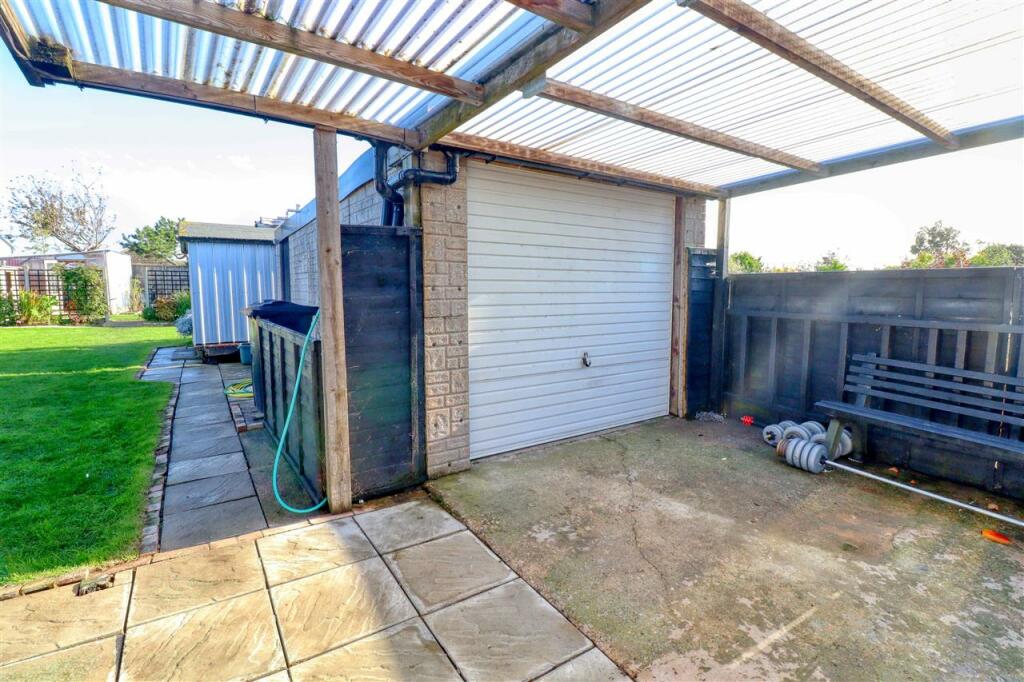 Detached Garage