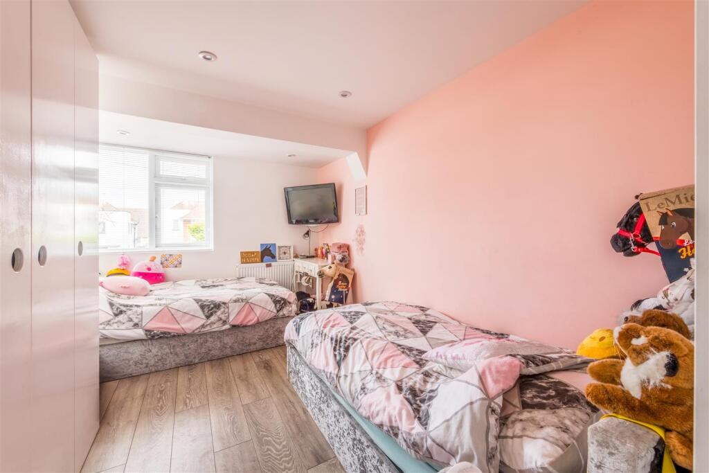 14 Upper Kingston Lane-17.jpg