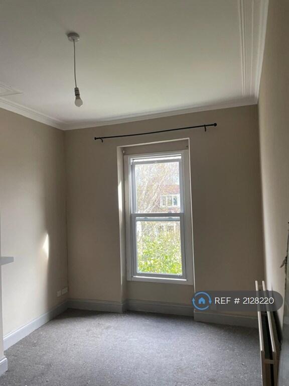 Front Double Bedroom 