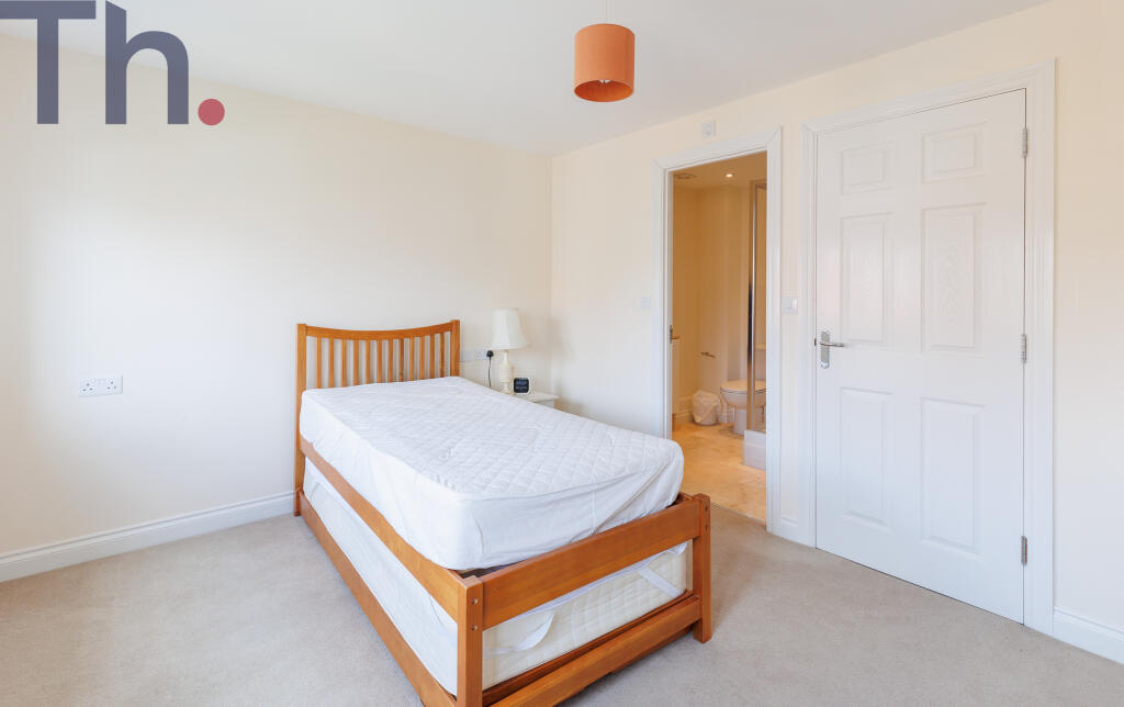 Bedroom1 with En-Suite