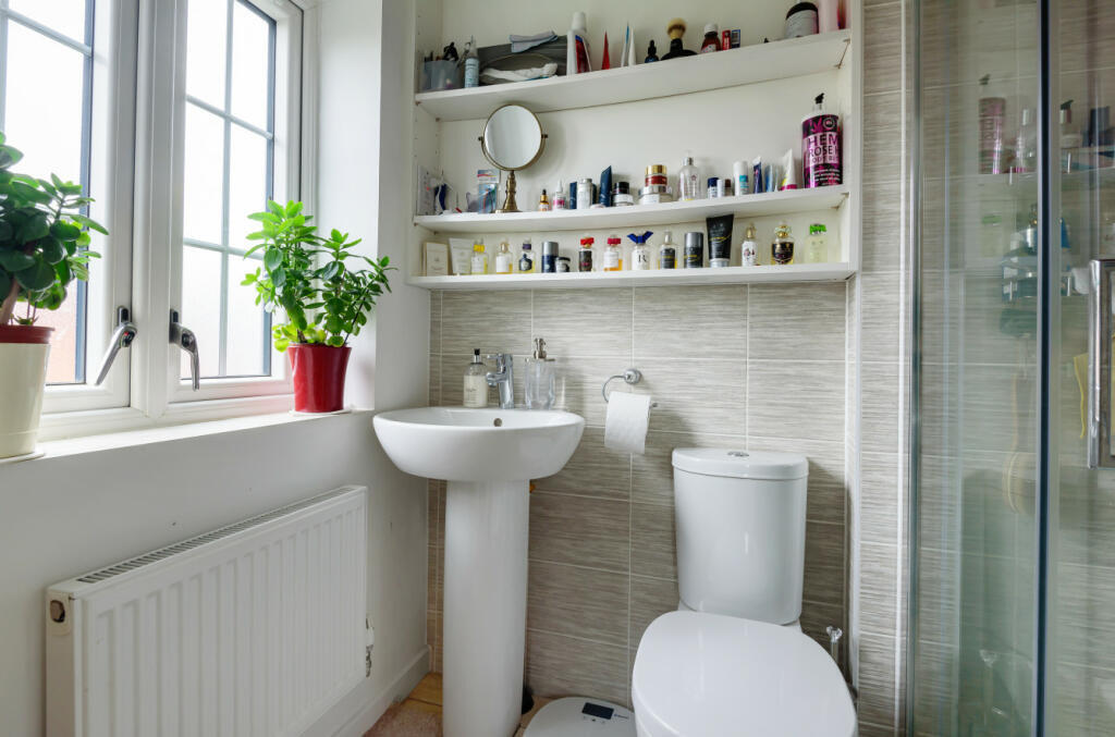 EN SUITE