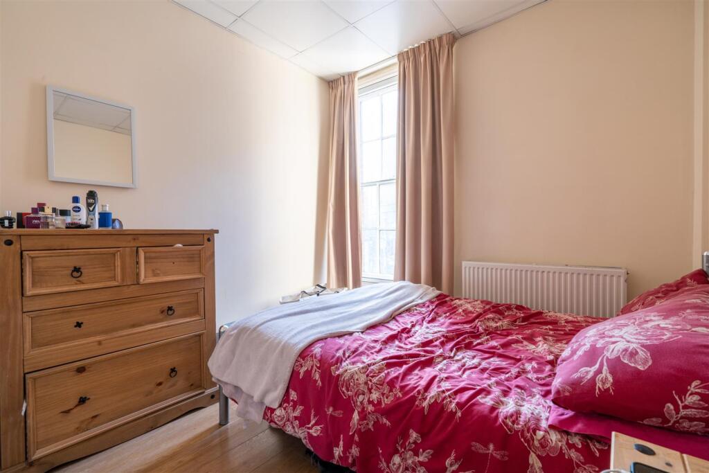 Bedroom_.jpg