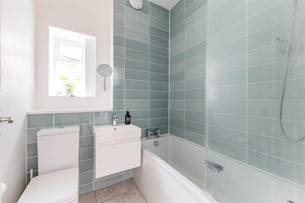 Grosvenor Park Road E17