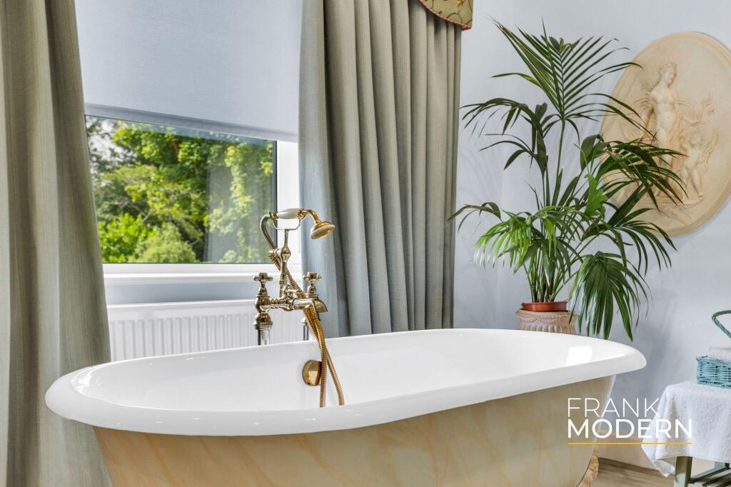 Bedroom One En-suite