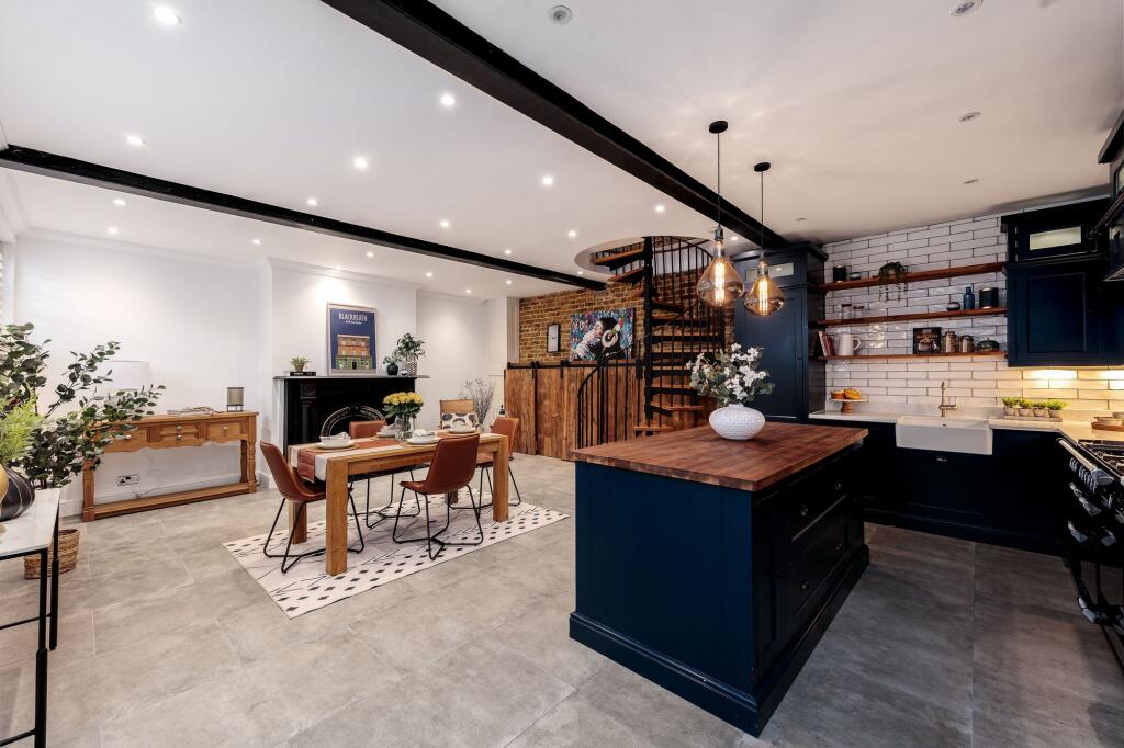 Open plan kitchen diner