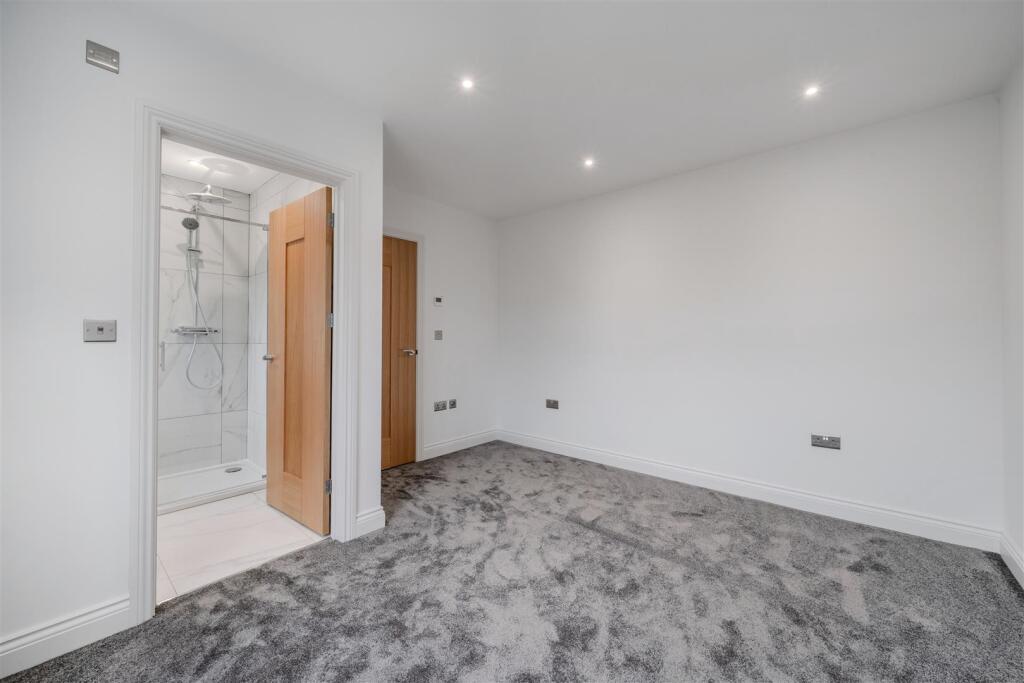 Bedroom4-3.jpg
