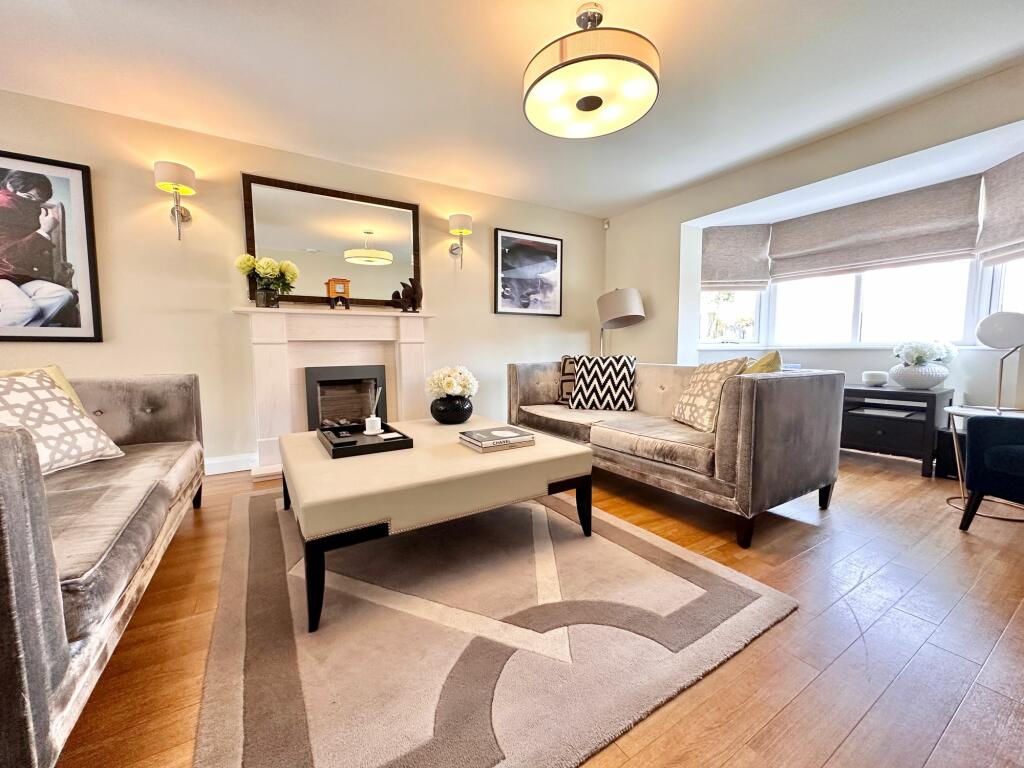 Lounge Dining Room