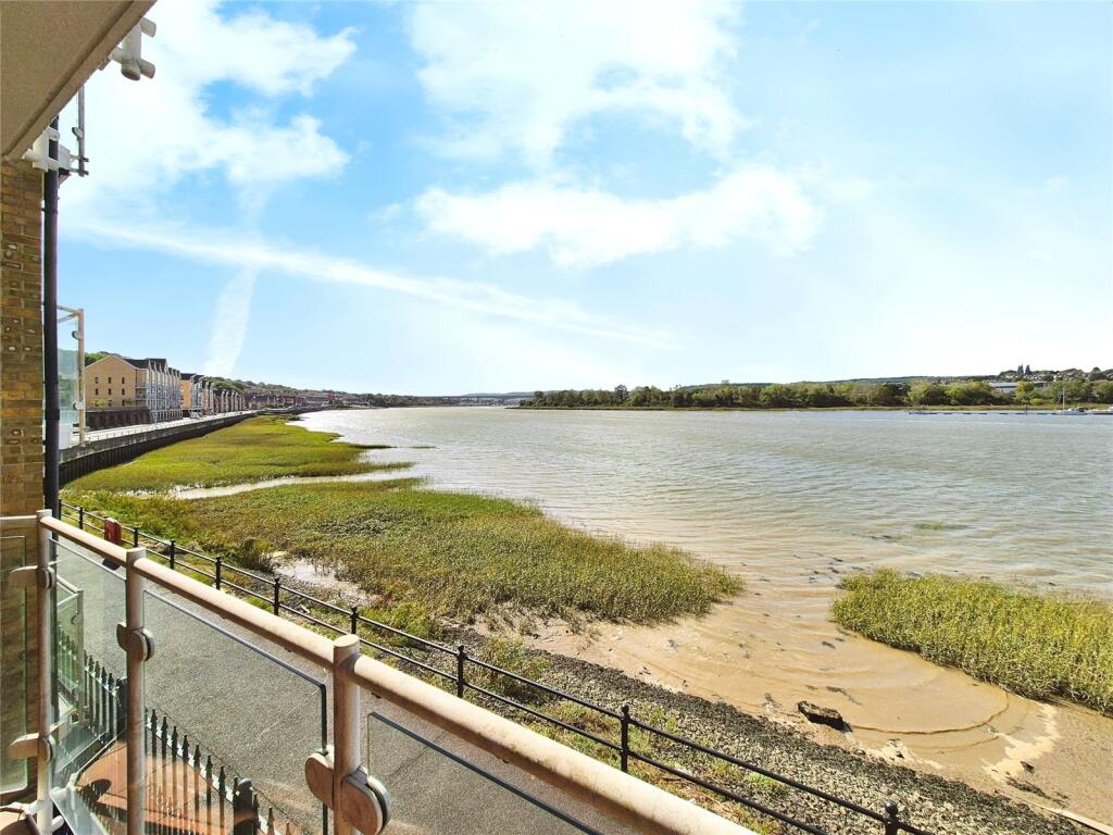 Esplanade, Rochester, Kent, ME1