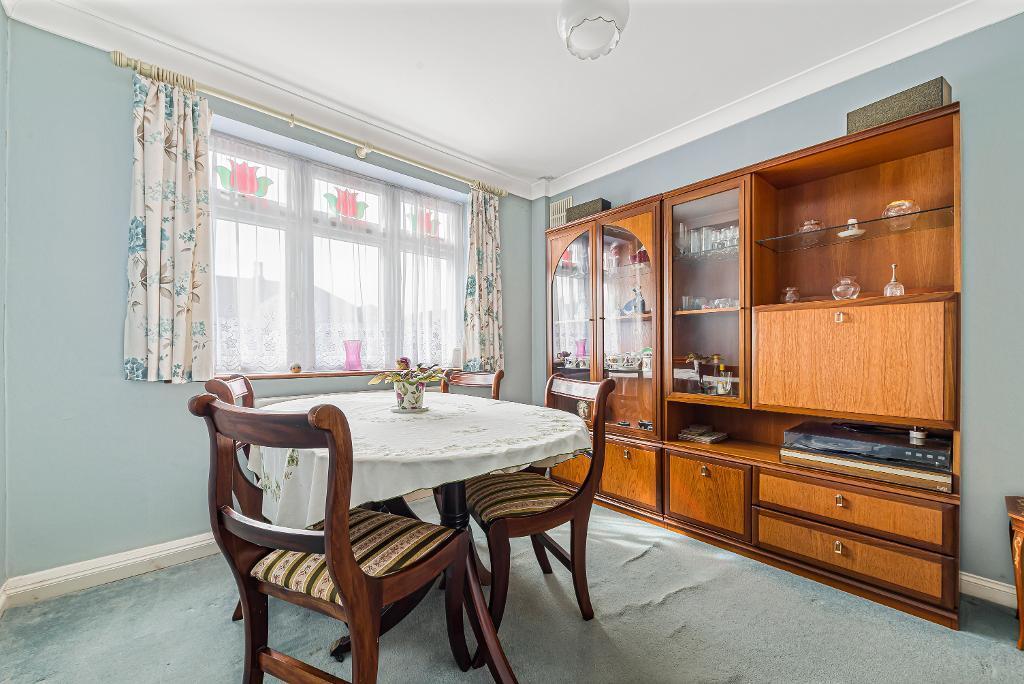 BEDROOM 2/DINING ROOM