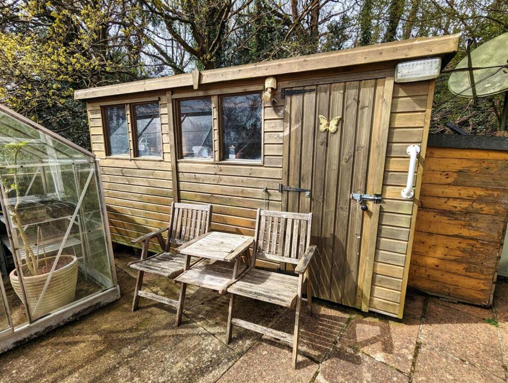 Shed.jpg