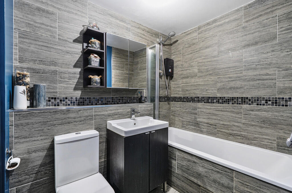 1312047-7-685d0f0...