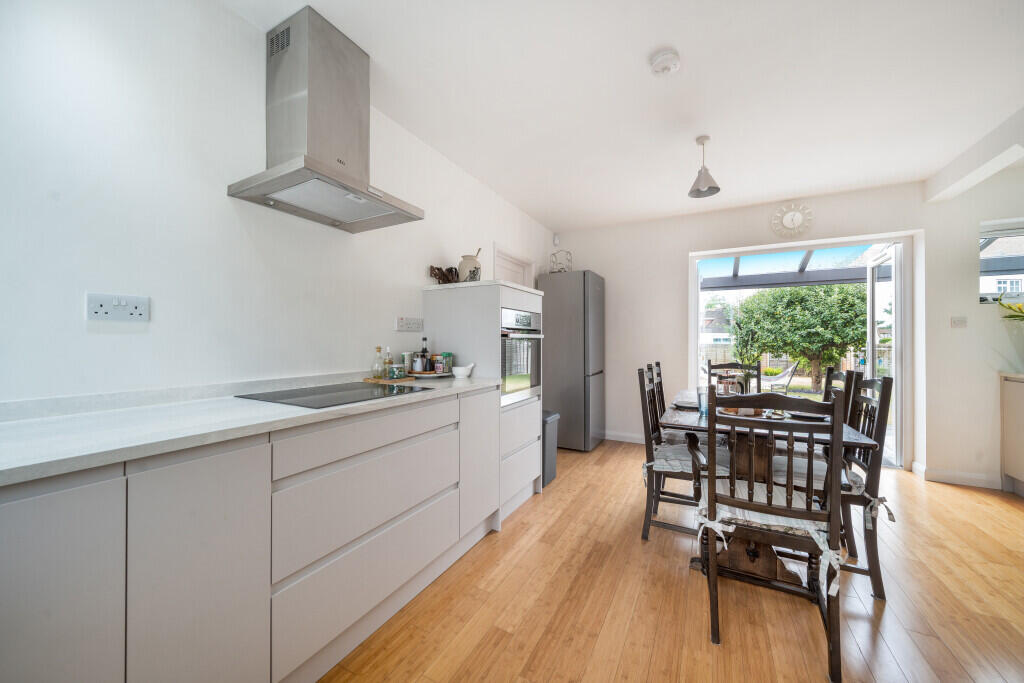 1328408-9-6880cc4...