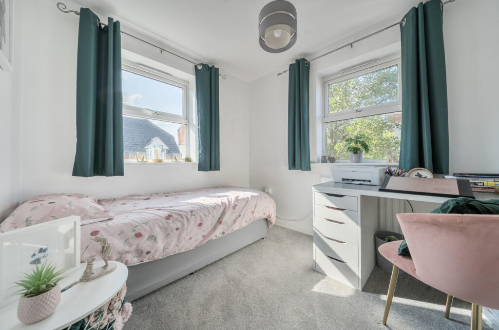 1342209-9-689f637...