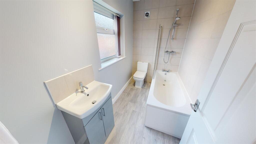 Edge Street Bathroom