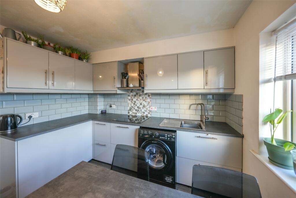 Breakfasting Kitchen