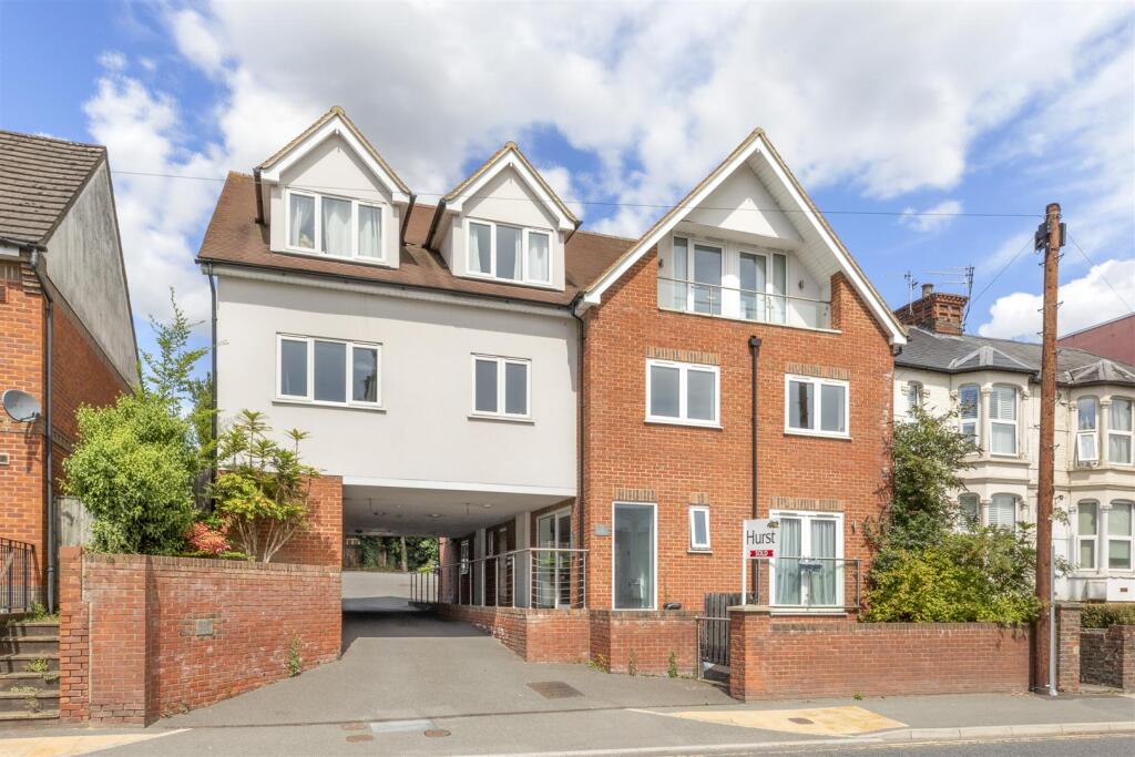 Flat 4, 77 London Road, HP11 1BN-13.jpg