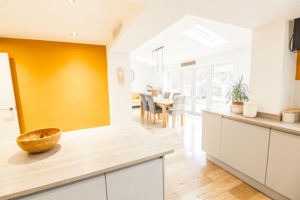 KITCHEN/DINING/FAMILY ROOM
