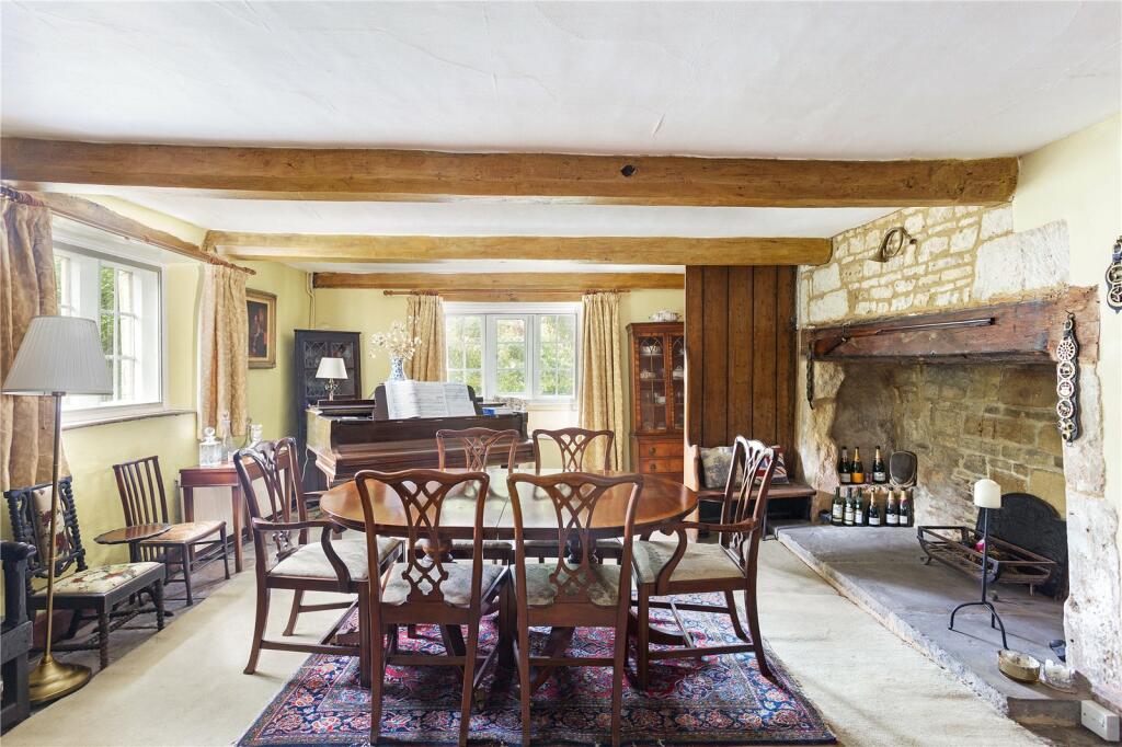 Dining/Sitting Room