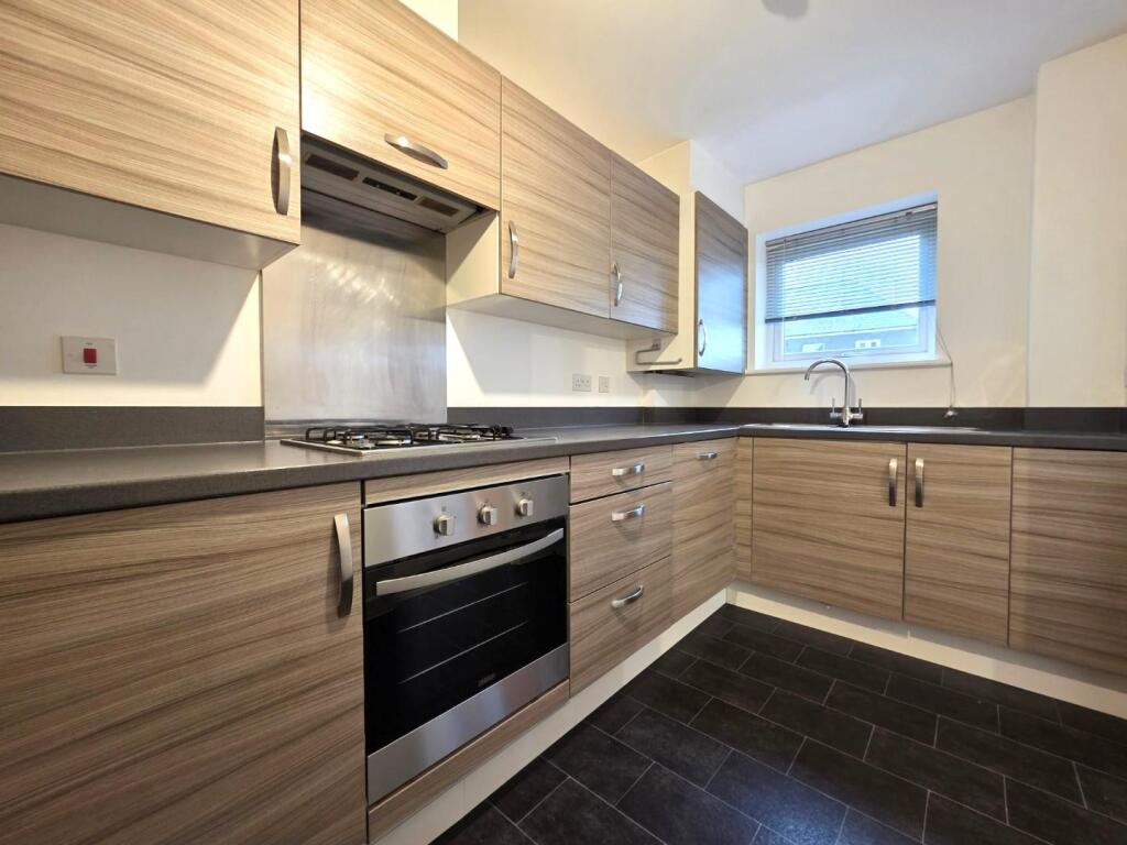 Kitchen 2.jpg
