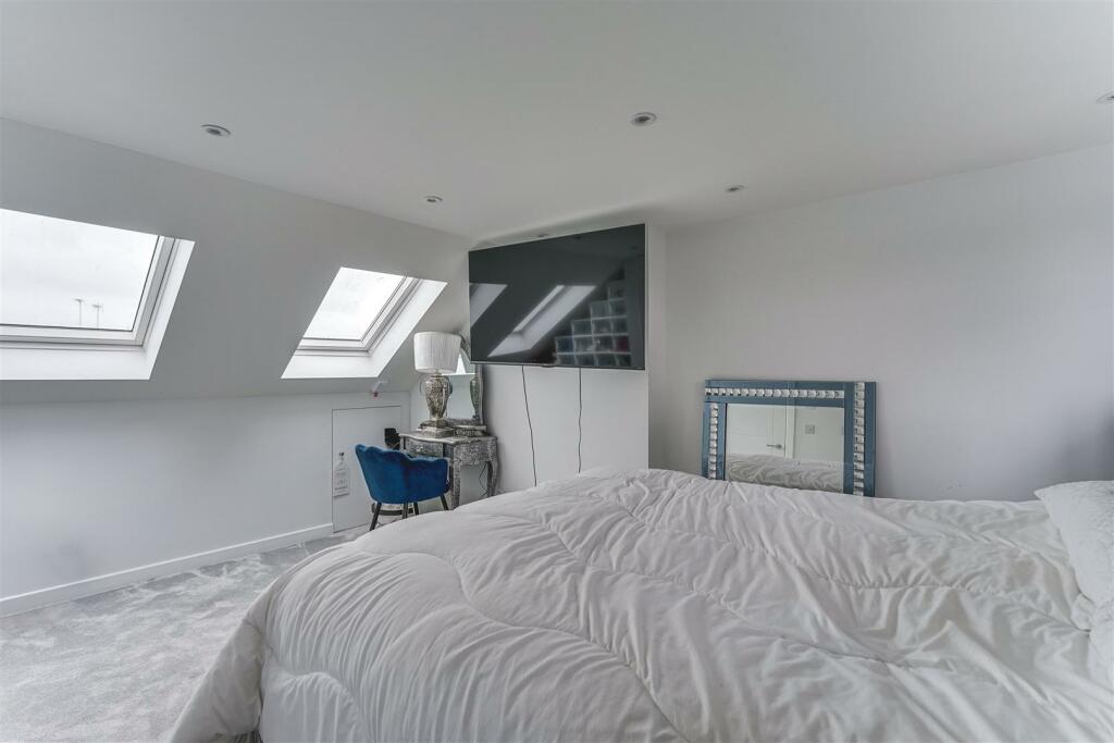 63 Leighton Road-2.jpg