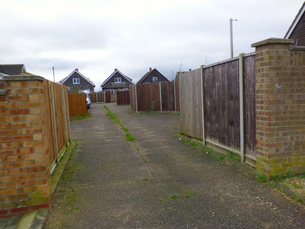 Garage/Parking Court