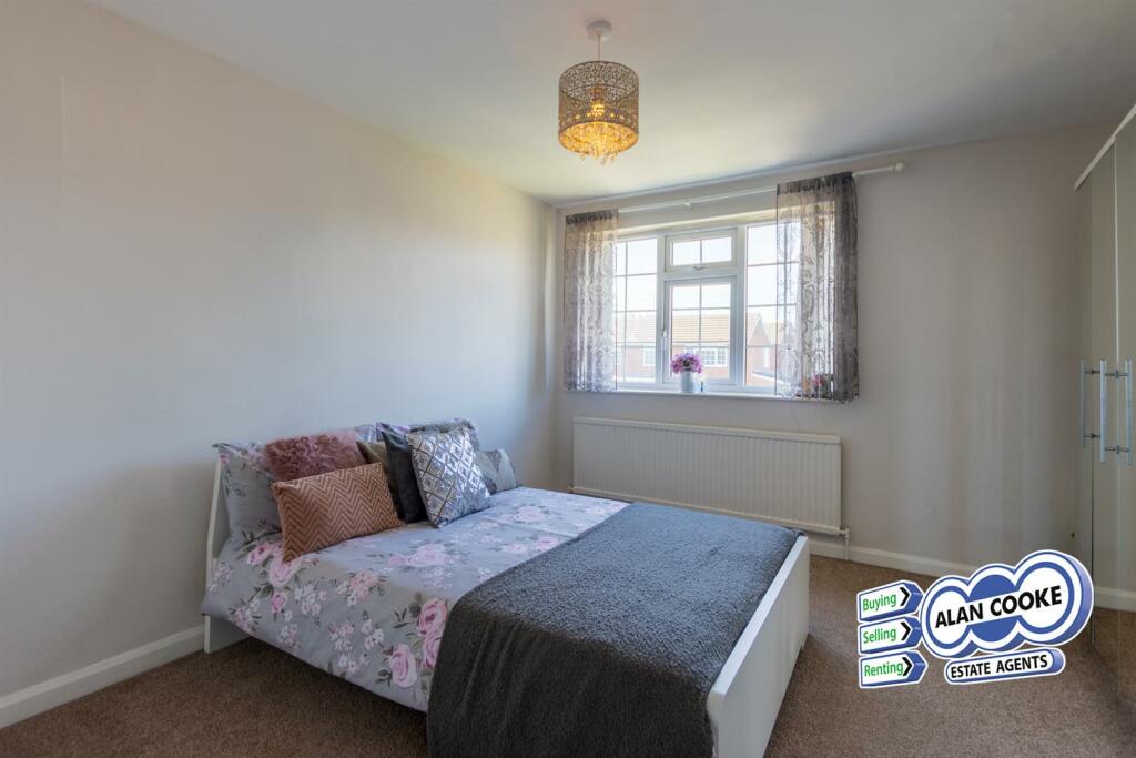 BEDROOM 2