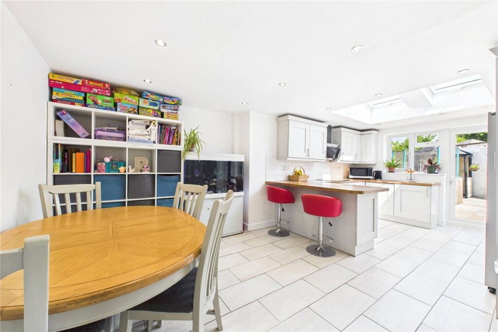 Kitchen/Dining