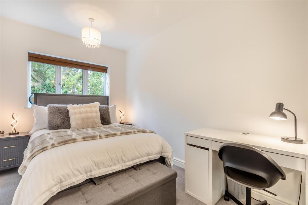 8665443-interior04.jpg