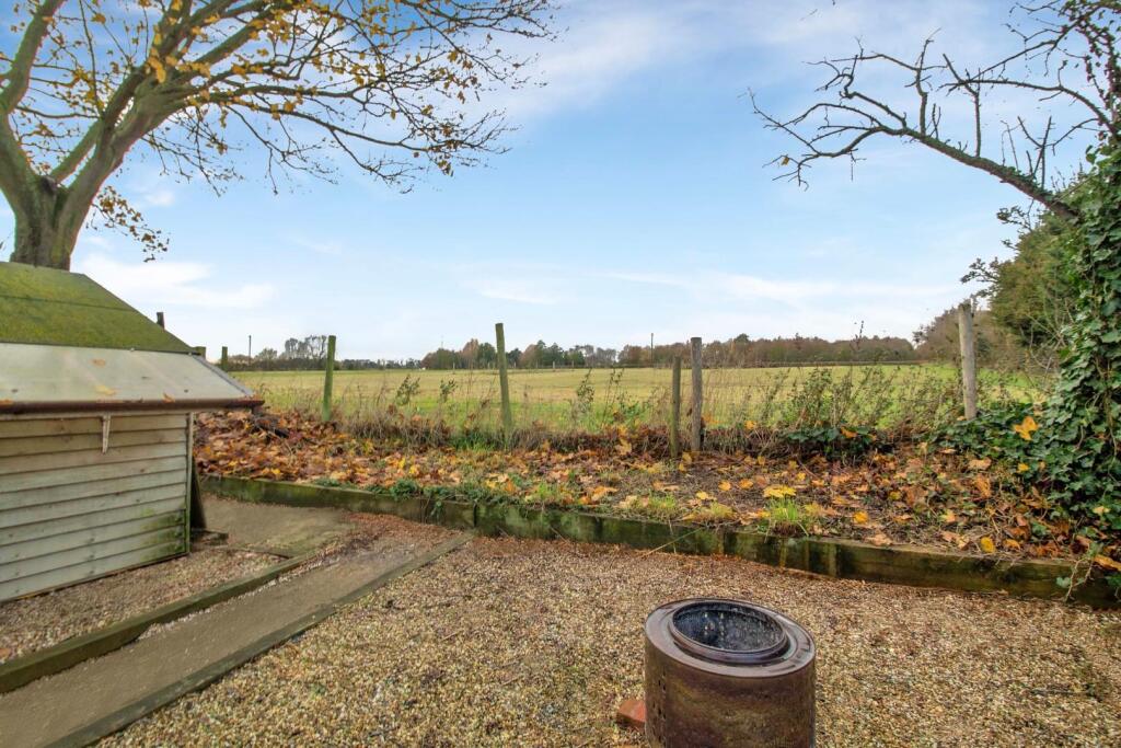 Tanwood Cottage, Drinkstone [Garden] 04 v2.jpg