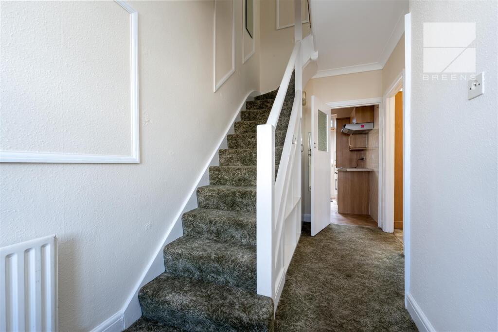 39 Beech Hall Crescent_0001.jpg