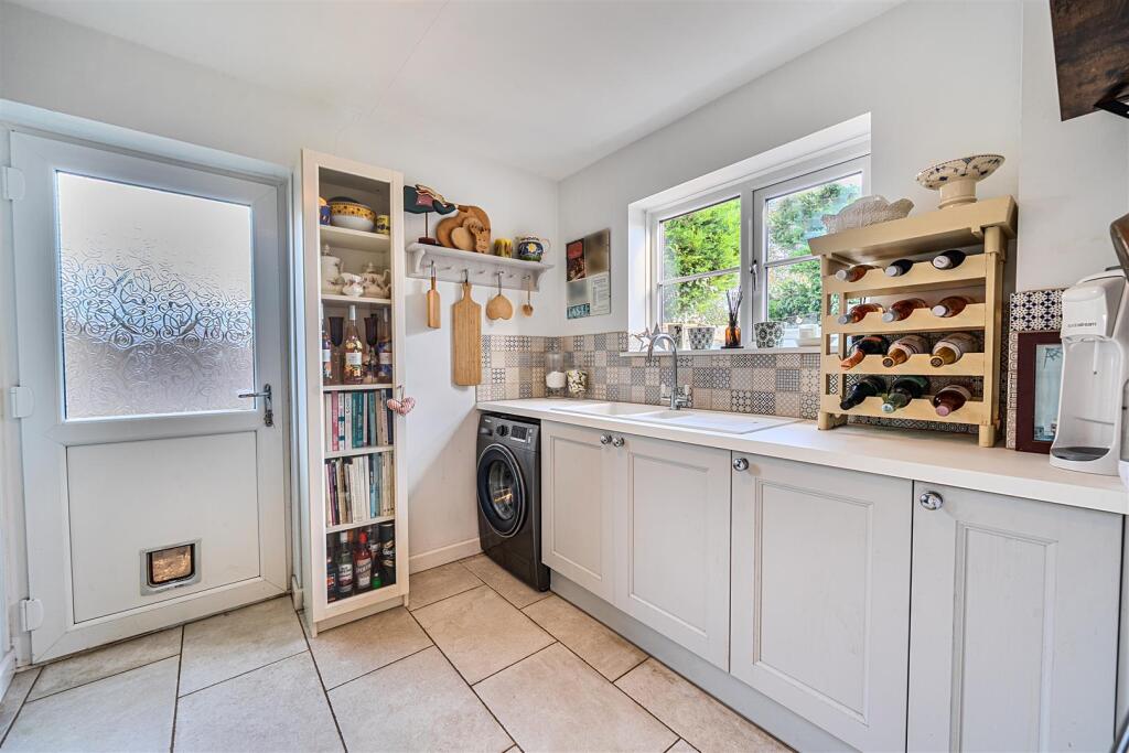 60a Careys Road, Pury End (12).jpg