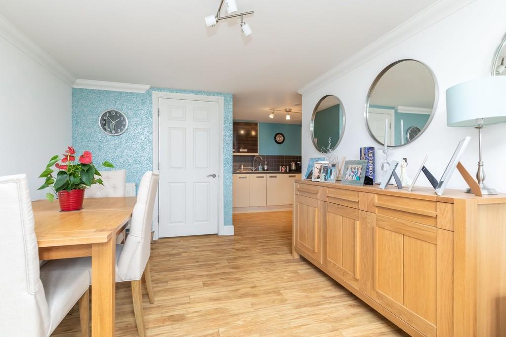 Dining Area to Ki...