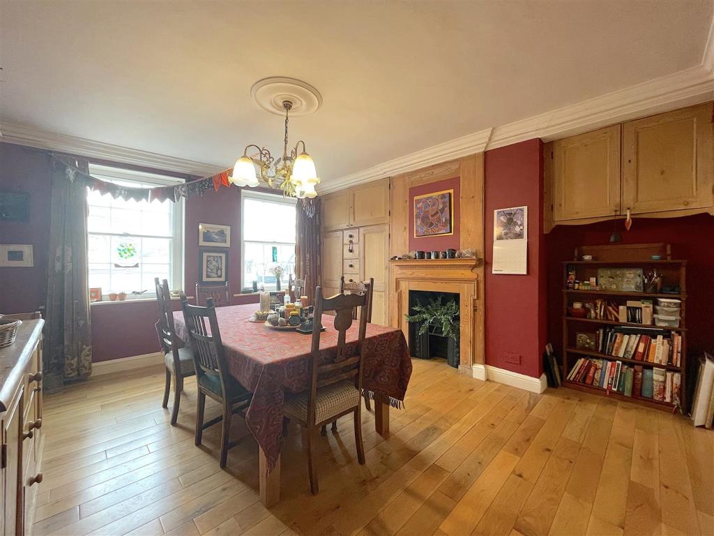Dining Room (1).jpeg