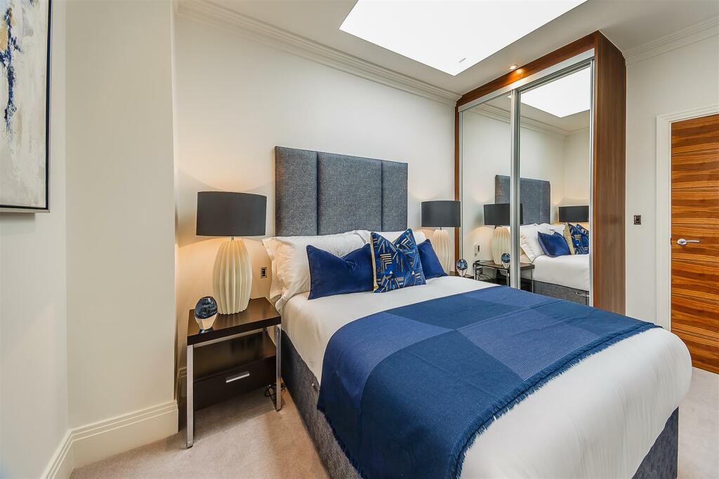 8317621-interior03.jpg