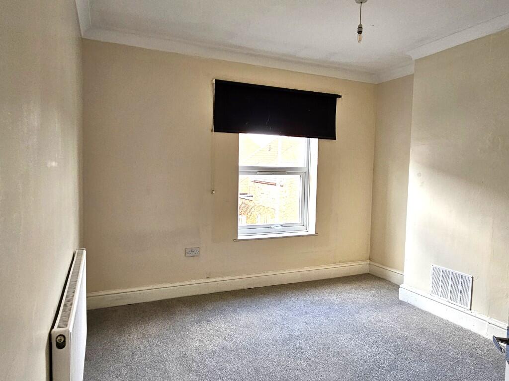 FRONT BEDROOM