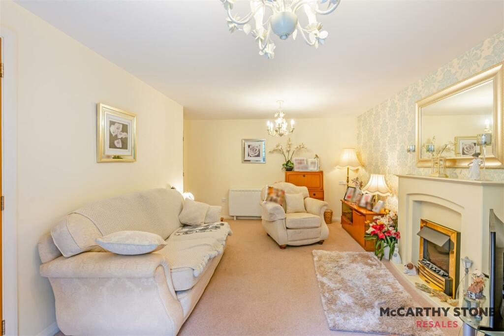 8604007-interior12.JPG