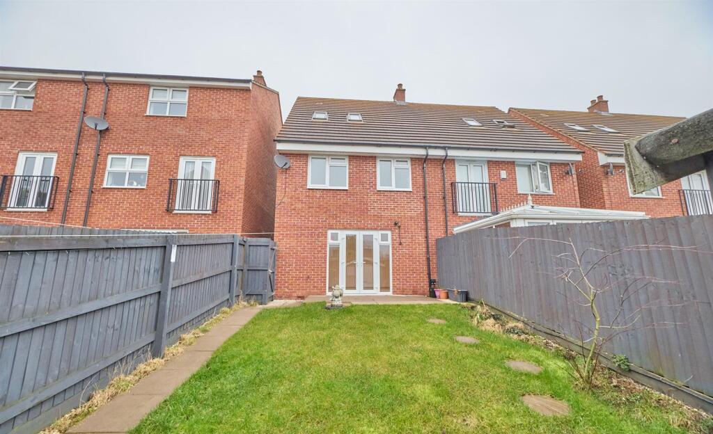 Sansome Drive 16.jpg